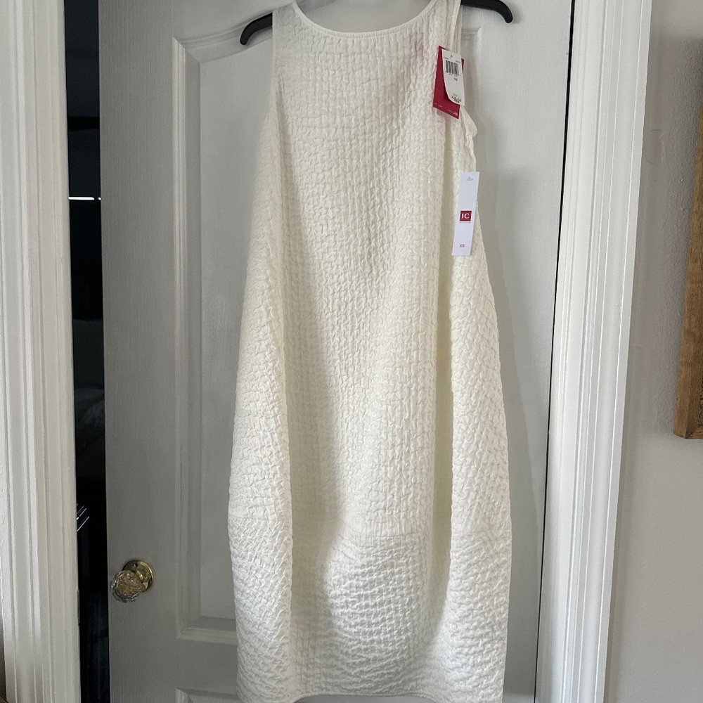 Whit dress